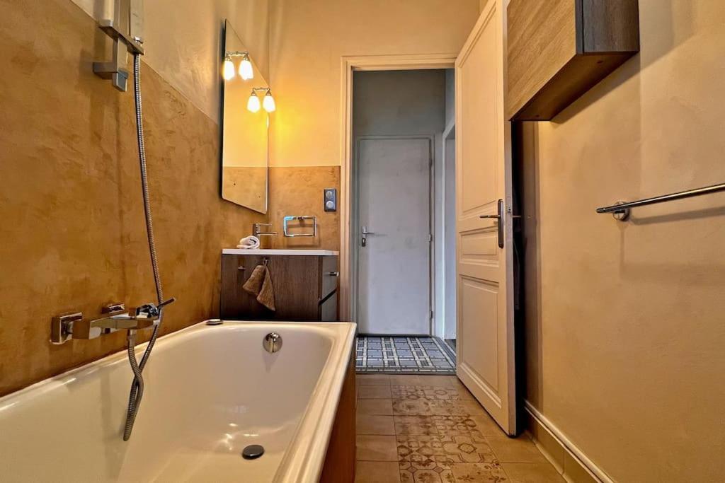 Au Petit Bourgeois Lägenhet Nice Exteriör bild